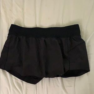 LULULEMON BLACK SKIRT